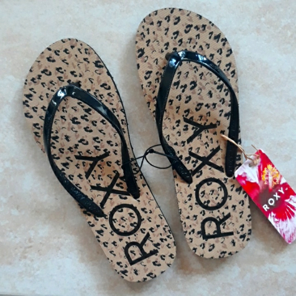 12x*Host Pick*Roxy animal print flip flop sandals